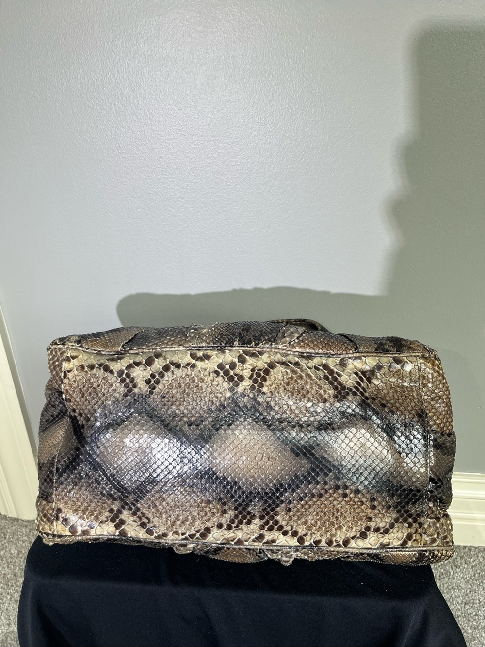 Gucci Hysteria Python Snakeskin Top Handle Bag Y2K Gold Medallion - Picture 11 of 15